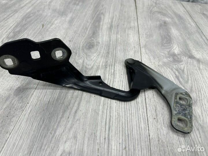 Петля капота правая Ford Mondeo 4 2012