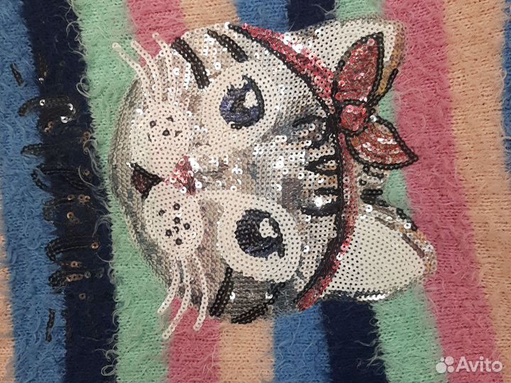 Продам свитер акула рост 152