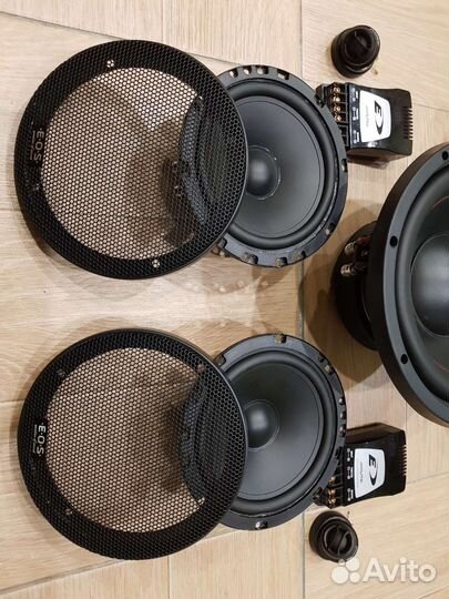 Комплект музыки в автомобиль. Автозвук