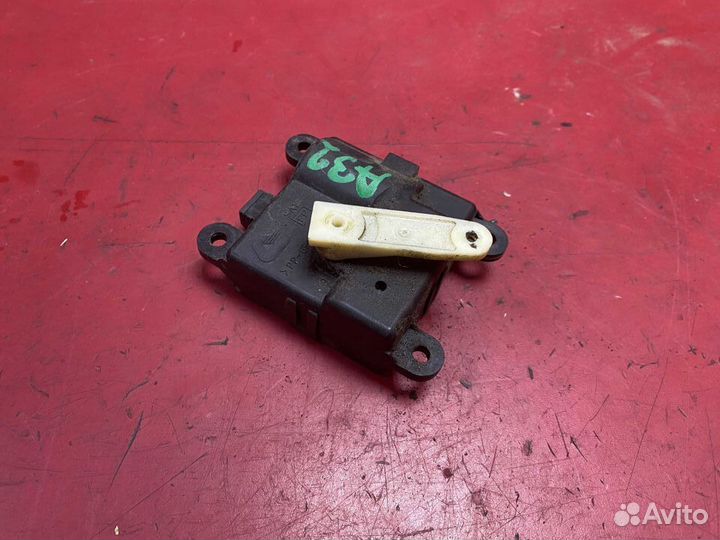 Моторчик заслонки отопителя 2R75030840 Maxima A33