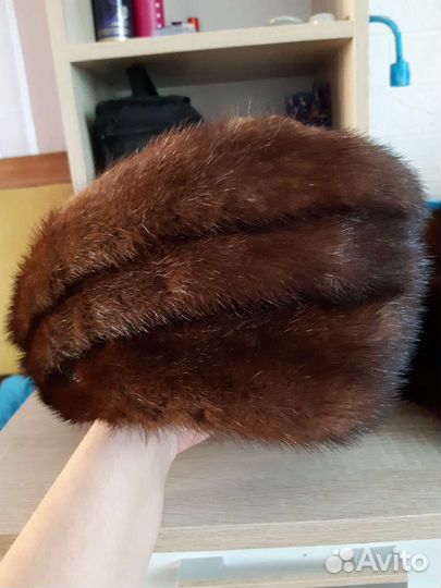 Норковые шапки,песцовый воротник