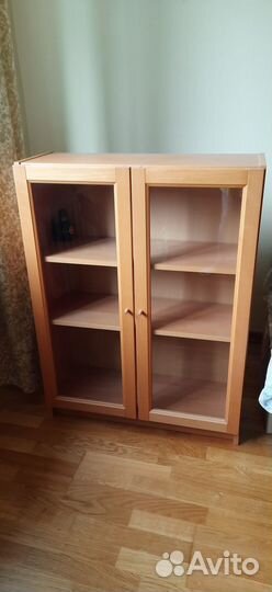 Тумба витрина