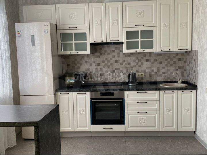 2-к. квартира, 54 м², 2/14 эт.