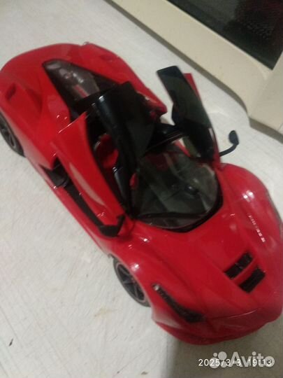 Машинка на пульте управления