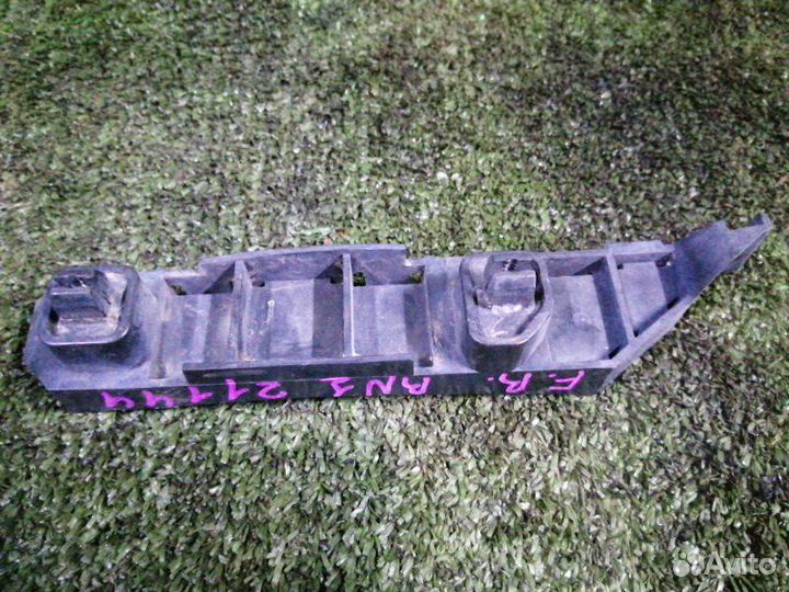 Крепление бампера переднее правое Honda Stream RN1