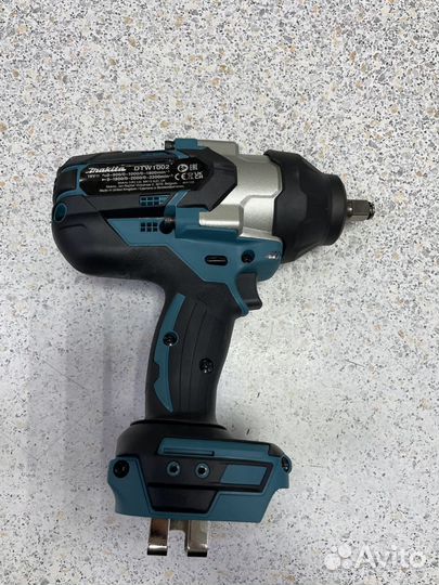 Гайковерт аккумуляторный Makita DTW1002Z 18В