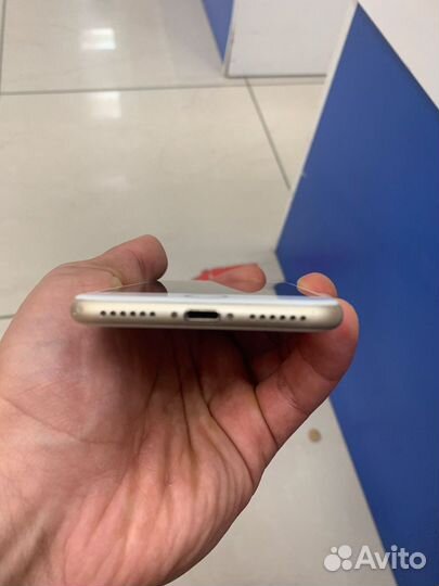 Телефон iPhone 7 32гб