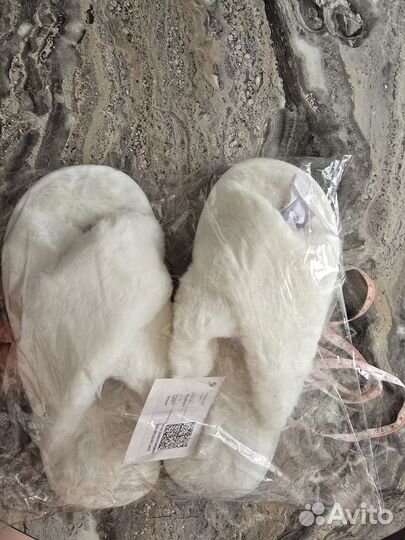 Тапочки белые пушистые новые