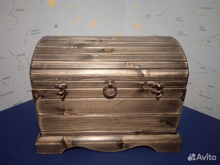 Сундук деревянный