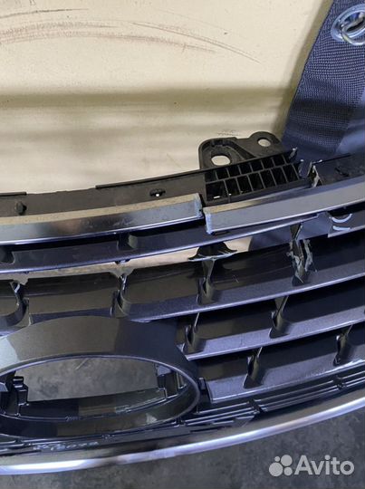 Решетка радиатора с молдингом Lexus NX