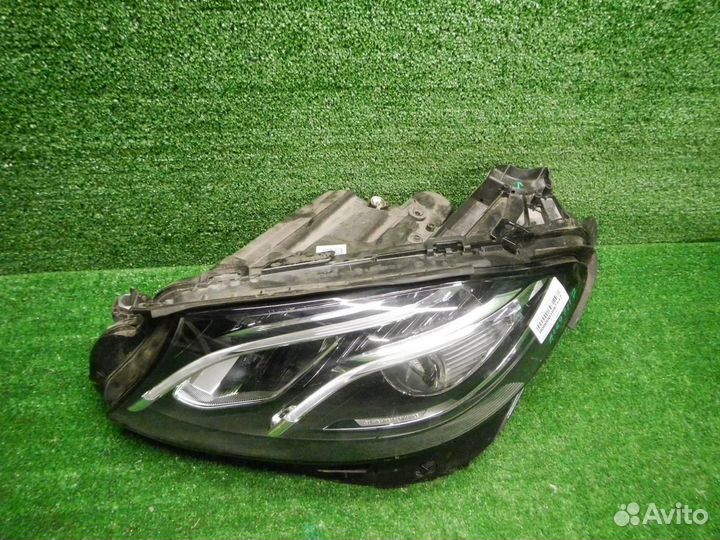 Фара левая Mercedes-Benz E-Class