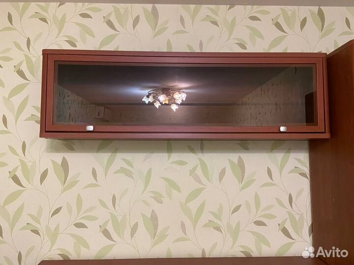 Шкаф настенный