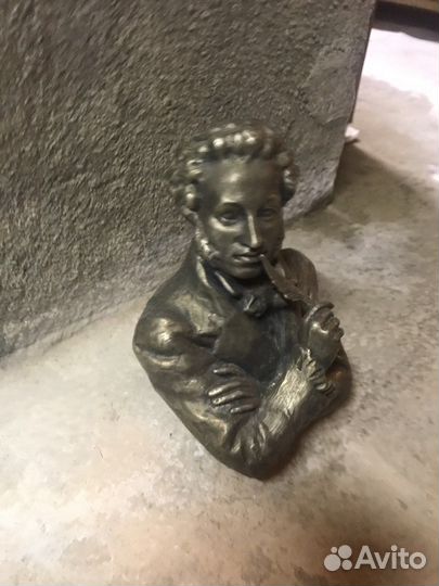 Бюст Пушкина