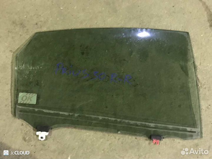 Стекло двери на toyota prius ZVW30 2zrfxe