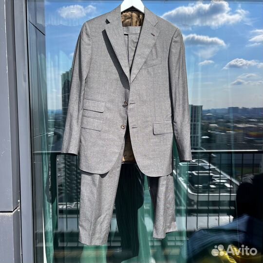 Серый классический костюм Tantal