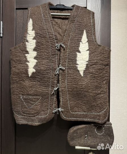 Безрукавка теплая из шерсти