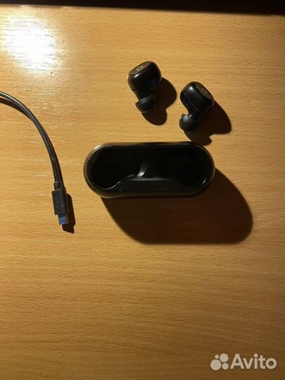 Беспроводные наушники qube