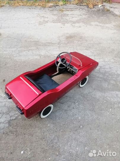 Педальная машина