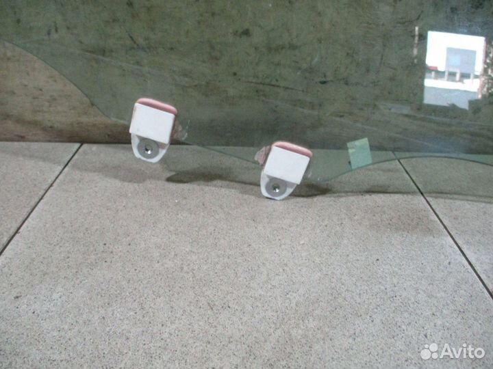 Стекло двери передней левой Honda Accord 7