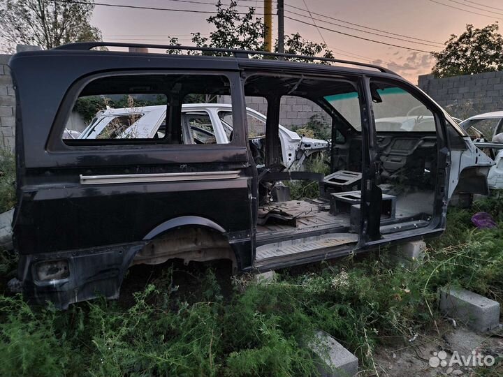 Кузов по частям Mercedes W639