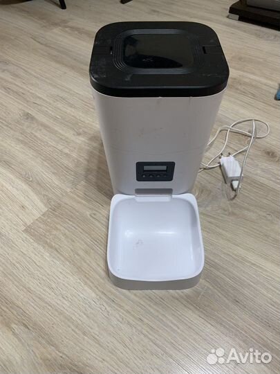 Автоматическая кормушка для кошек