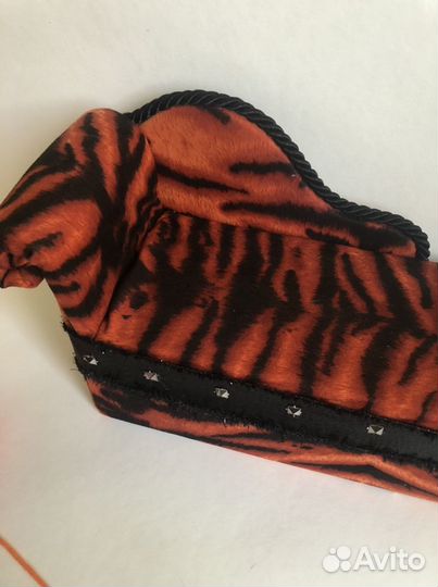 Кукольная мебель в тигровой раскраске