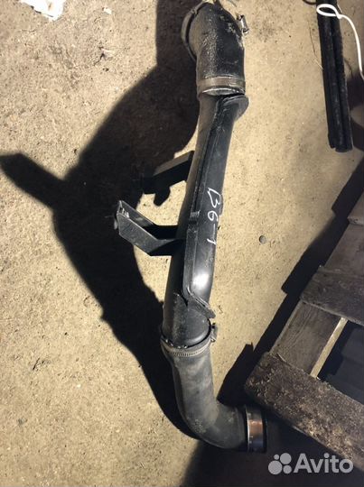 Volkswagen Passat B6 патрубок турбины