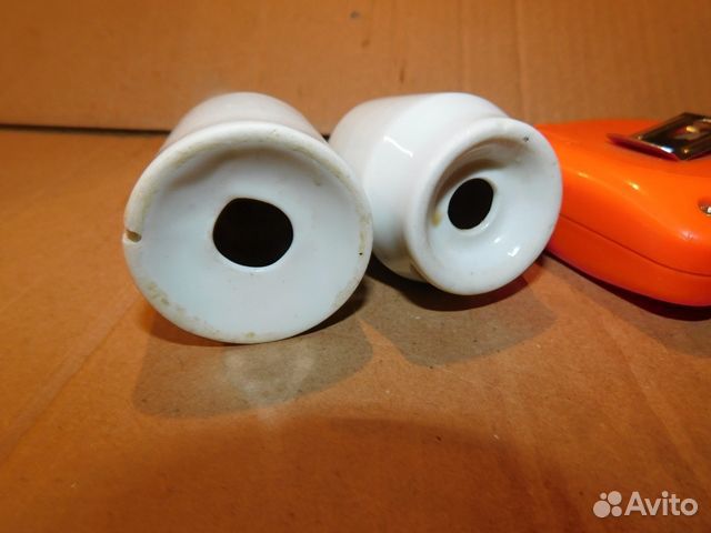 2 Антикварные, фарфоровые перечницы-солонки ри-ран