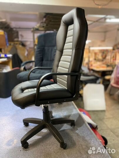 Компьютерное офисное кресло