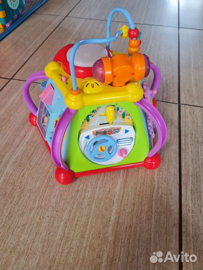 Развивающиеся игрушки,бизиборд