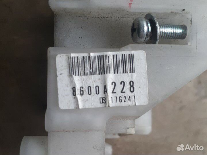 Крепление подрулевое Митсубиси Аутлендер XL