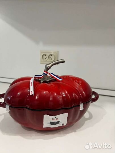 Кастрюля чугунная staub