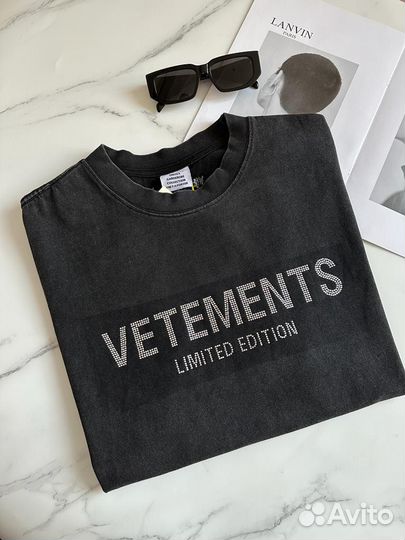 Футболка vetements