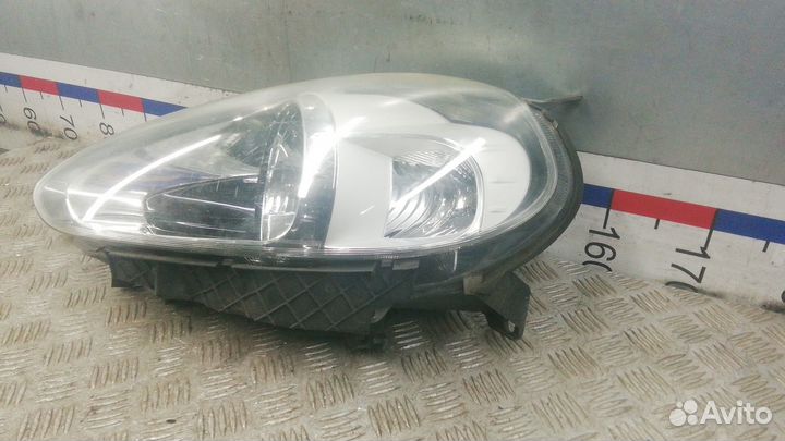 Фара Fiat Punto (2005-2015)