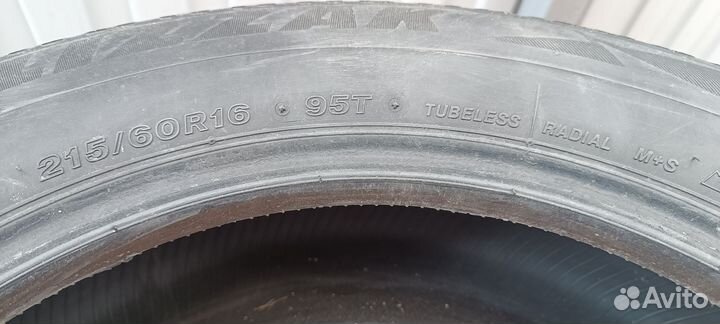 Bridgestone Blizzak Spike-02 215/60 R16 95T