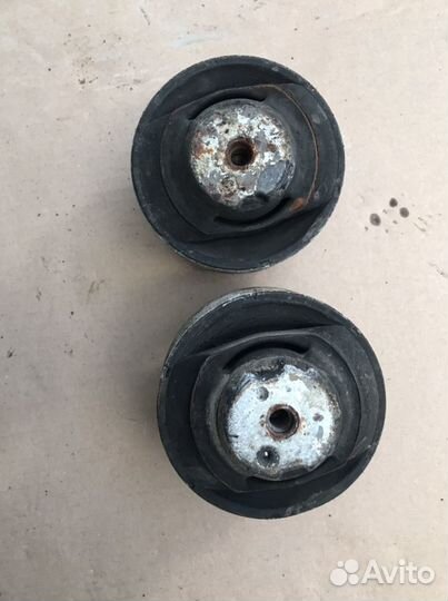 Опора двигателя Мерседес W124 (976)