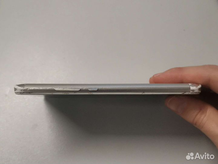 Битый Wileyfox Swift 2 на запчасти