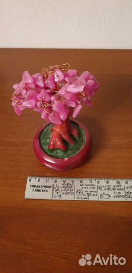 Искусственная сакура с камнями