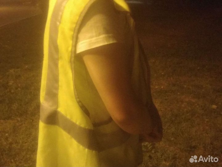 Желтка с отсветивающимеся полосками