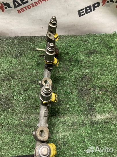 Топливная рейка Toyota Carina седан 1.6 4AFE 1996