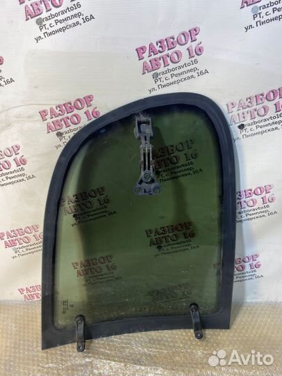 Задняя левая форточка Peugeot 206
