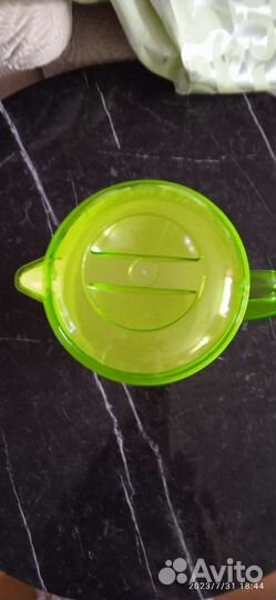 Кувшин пластмассовый