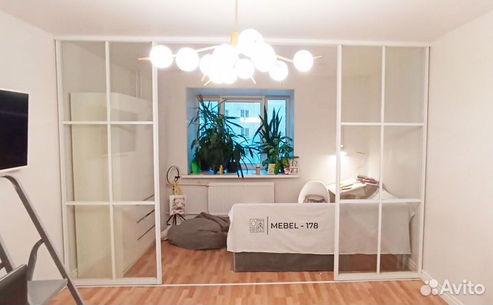 Стеклянная перегородка для зонирования