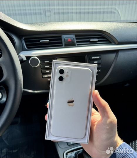 iPhone 11, 64 ГБ