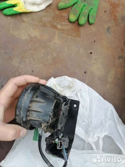 Продам противотуманую фару