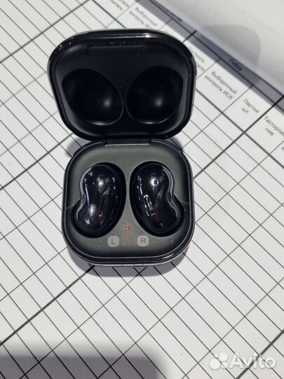 Samsung galaxy buds live