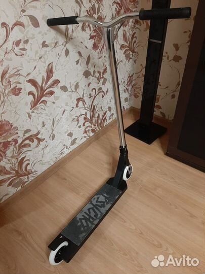Продаю трюковой самокат Novatrack Psycho 70