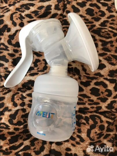 Молокоотсос ручной + бутылочки avent в подарок