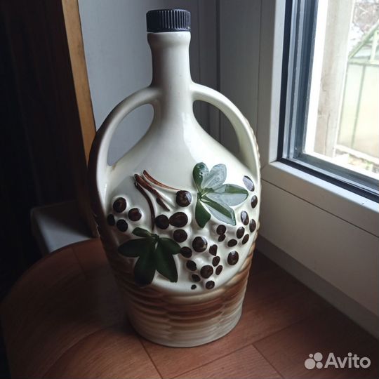 Керамические бутылки для винных напитков