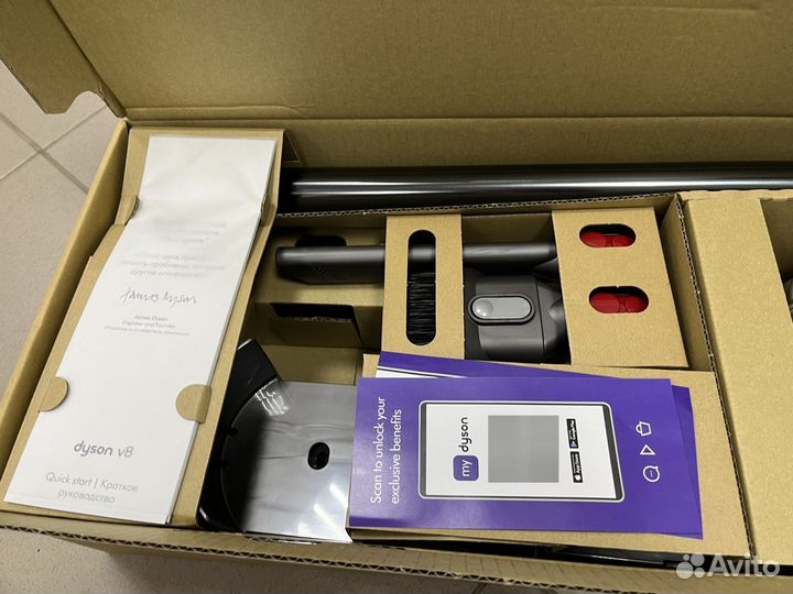 Пылесос Dyson v8